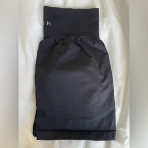 NVGTN solid seamless shorts